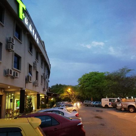 T+ Hotel Sungai Petani Esterno foto