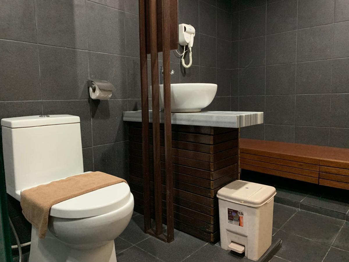 T+ Hotel Sungai Petani Esterno foto