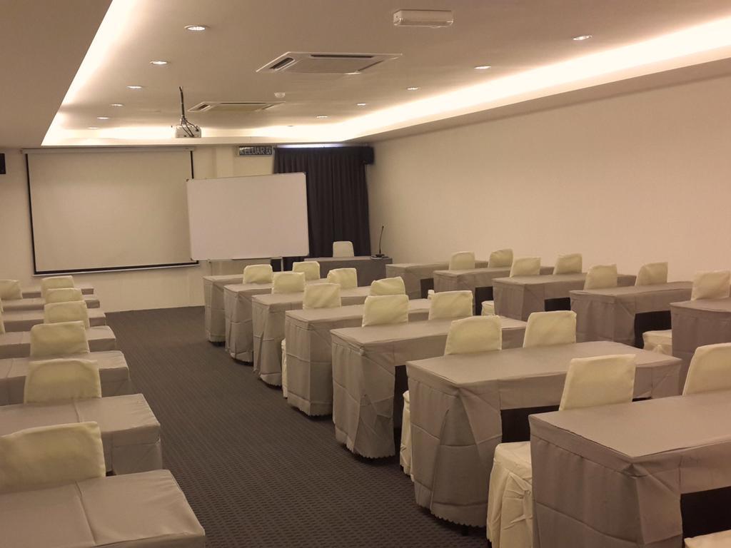 T+ Hotel Sungai Petani Esterno foto