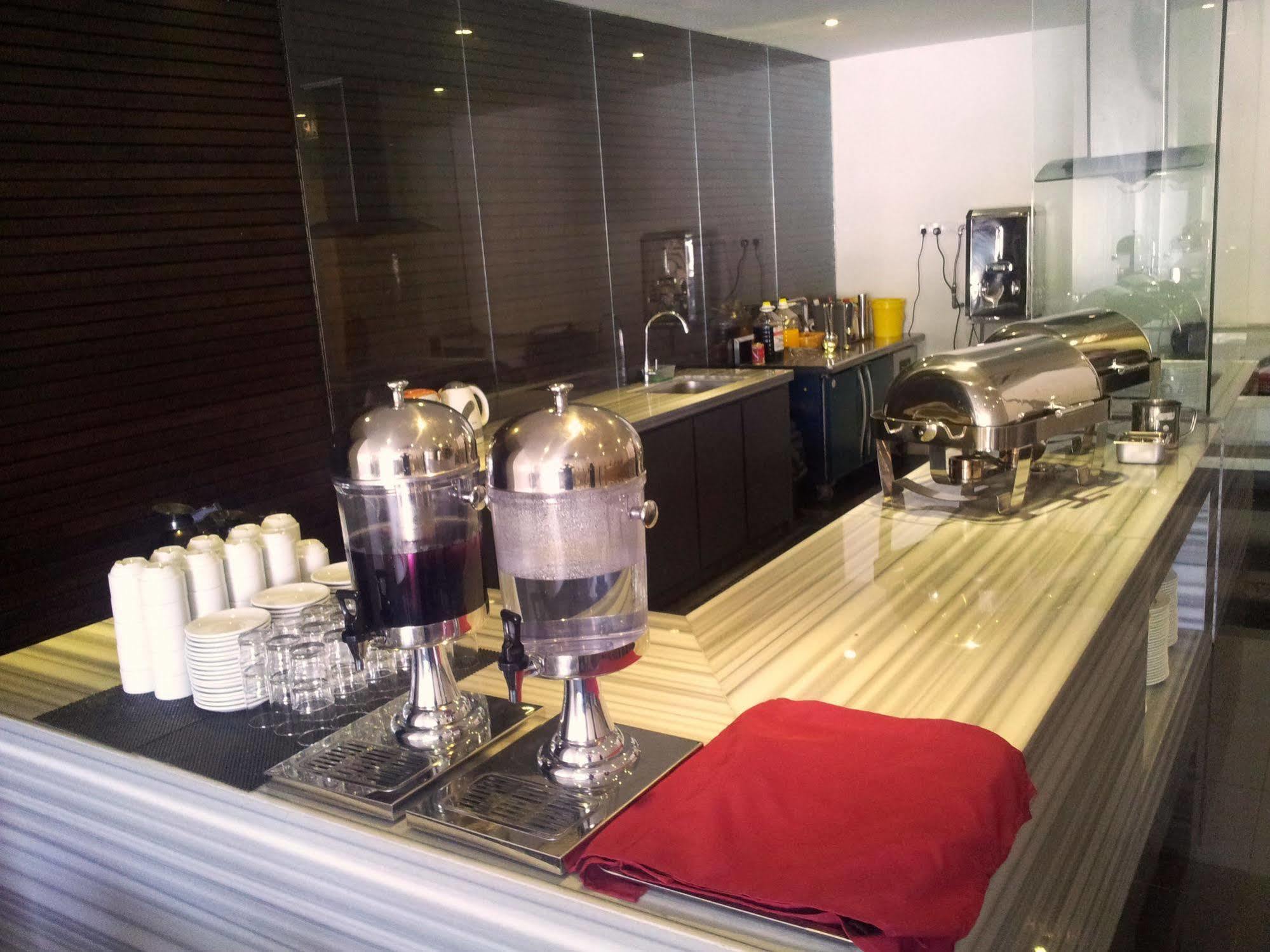 T+ Hotel Sungai Petani Esterno foto