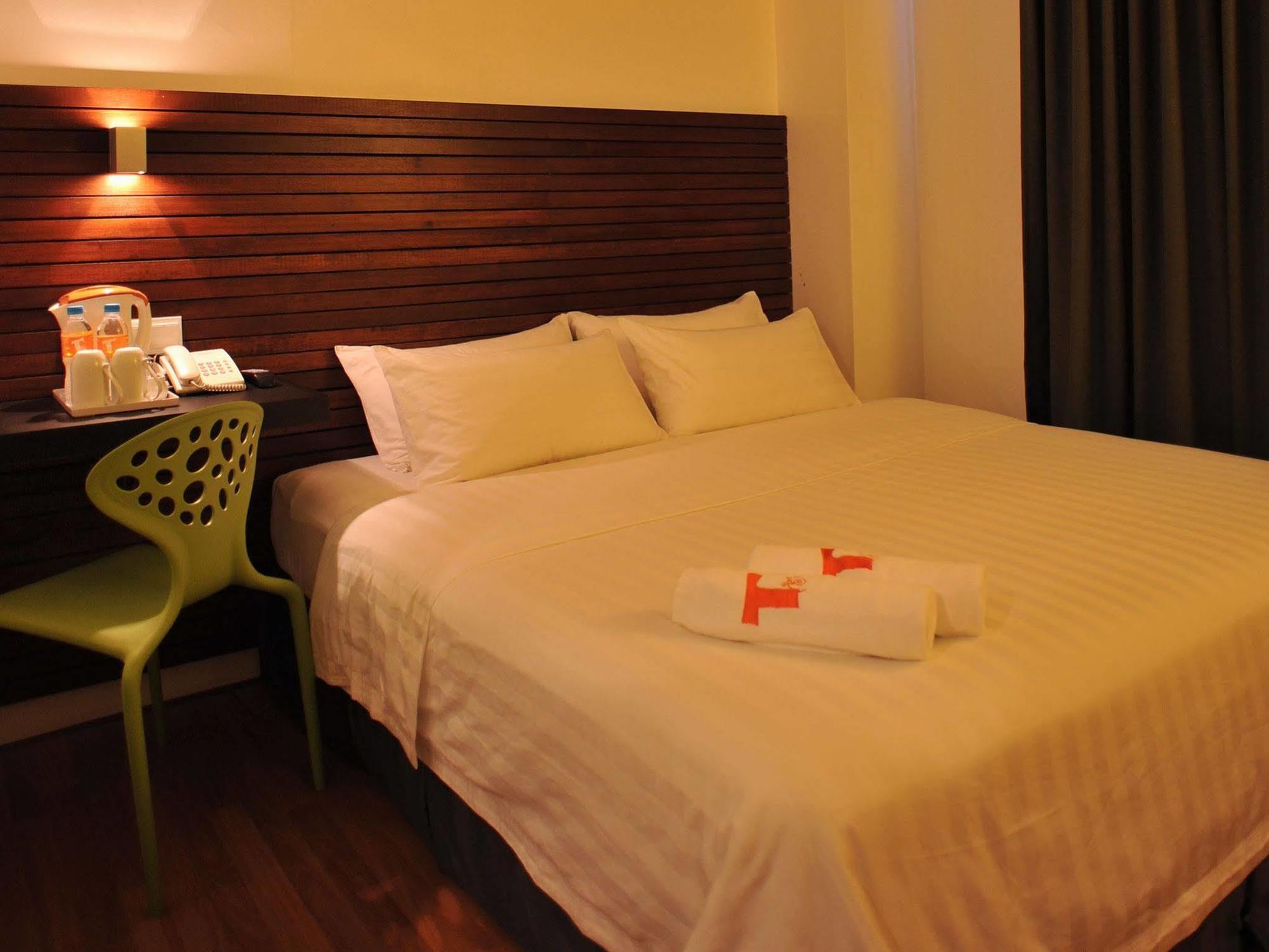 T+ Hotel Sungai Petani Esterno foto