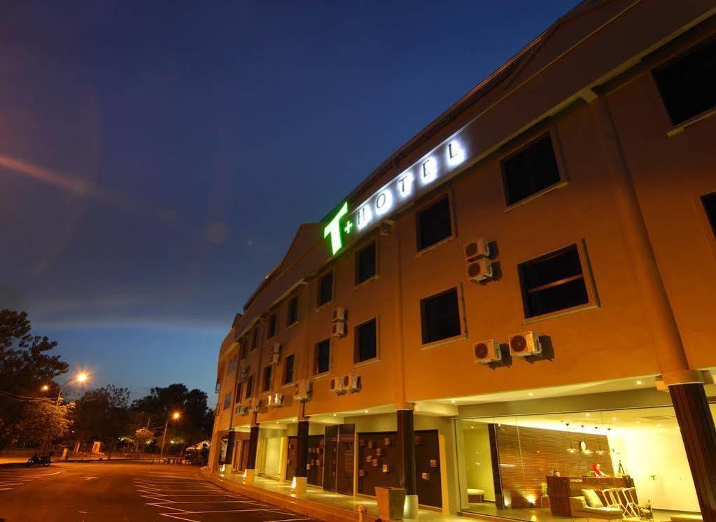 T+ Hotel Sungai Petani Esterno foto