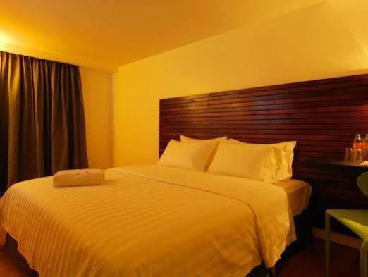 T+ Hotel Sungai Petani Esterno foto