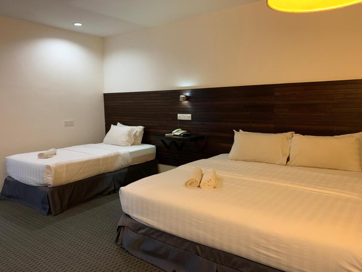 T+ Hotel Sungai Petani Esterno foto